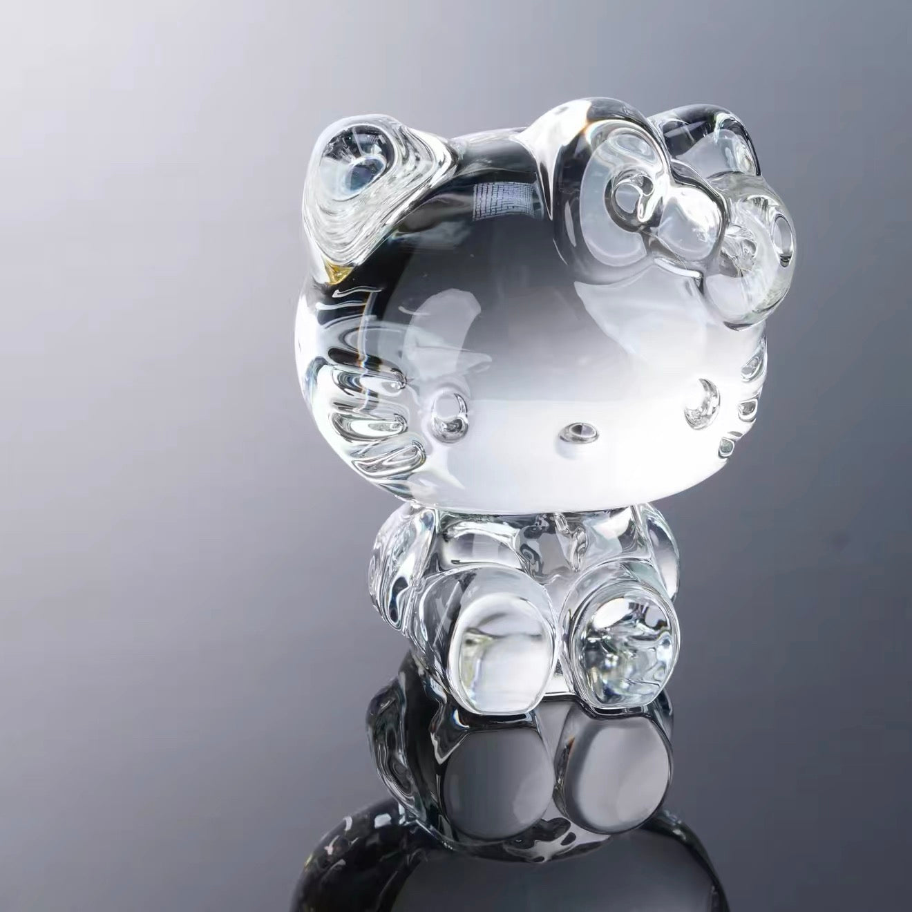 Hello Kitty High-Transparency Crystal Desk Ornament