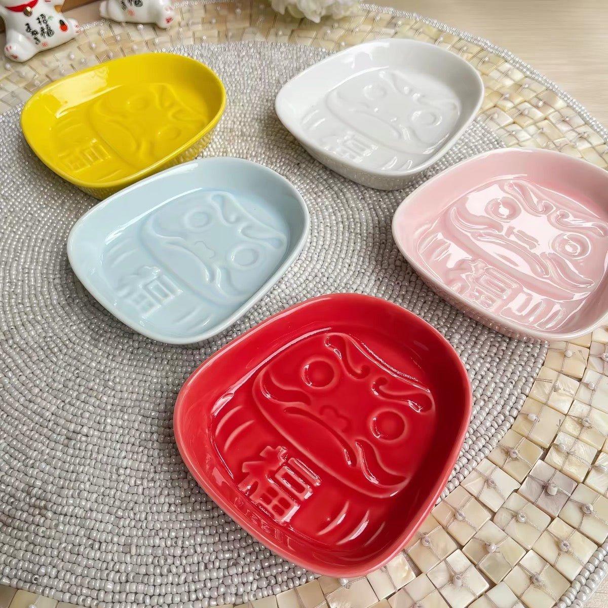 Japanese-inspired tableware / lucky home décor